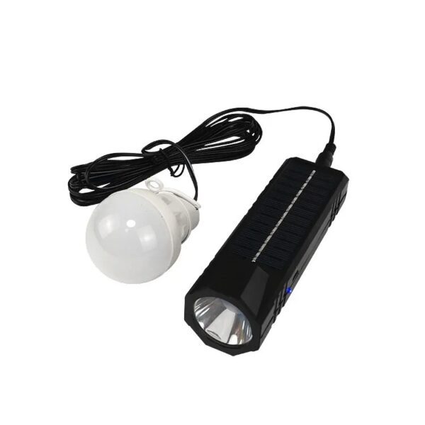 Linterna Led Solar Recargable Solar recargable, luz Flash para exteriores con Panel Solar integrado, bombilla LED adicional, linterna para tienda de campaña de viaje para el hogar Panel solar integrado: Estos paneles están ubicados en la parte superior o en un costado de la linterna para captar la luz solar y convertirla en energía eléctrica para recargar la batería interna, generalmente, estas linternas incluyen una batería recargable que se alimenta con la energía solar. Estan diseñadas para ser resistentes a la intemperie y duraderas, lo que las hace adecuadas para uso en exteriores.
