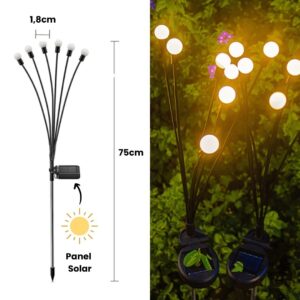 Lampara jardin luciernagas Solar Transforma tu jardín en un paraíso mágico con la luz danzante de nuestras luciérnagas solares.✨ Estas luces solares de jardín están diseñadas para recrear la magia de las luciérnagas en tu espacio exterior. Cada luz consta de varillas delgadas y flexibles que se mecen suavemente con la brisa, imitando el vuelo errático de las luciérnagas reales. En el extremo de cada varilla, encontrarás una pequeña bombilla LED que emite una luz cálida y parpadeante, creando un ambiente encantador y relajante. Estas luces son perfectas para decorar jardines, patios, caminos y cualquier área al aire libre donde desees añadir un toque de magia.