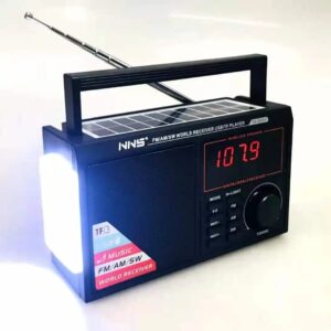 Radio 3-Bandas Solar 🔥¡El radio que todos quieren tener! | RADIO CON PANEL SOLAR Y BATERÍA DE LITIO DE 1200MAH IU-R3620BTS ¿Y si te dijéramos que hay un radio que no solo te conecta con el mundo, sino que también se carga con el sol y tiene bluetooth para poner tu música favorita? 😏 Este radio de 3 bandas IU-R3620BTS es como ese amigo que siempre está listo para todo: reproduce desde USB o tarjeta TF, se recarga con energía solar o por cable USB, ¡y además tiene bluetooth para que conectes tu celular sin enredos! Perfecto para paseos, emergencias, o simplemente para disfrutar buena música donde sea. 💥 Lo que más amarás: No necesitas pilas (¡bye, gastos extra!) gracias a su batería de litio recargable de 1200mAh. Si no hay luz, su panel solar 5V 1W se encarga. Tiene pantalla LED para que veas todo clarito. Sintoniza FM, AM y SW sin perderte nada. ¡Y sí, también reproduce MP3! 📦 ¿Qué incluye el paquete? 1 Radio IU-R3620BTS 1 Cable USB de carga 1 Manual de uso (¡para que no te enredes!) 📏 Medidas del producto: 13 cm ancho x 8.5 cm alto x 4.5 cm de fondo. ¡Compacto y fácil de llevar! ✅ Garantía de 30 días 🚚 Envíos a toda Colombia No lo pienses tanto. Este radio es ideal para tener en casa, en el carro o como regalo. ¡Cómpralo ahora y prepárate para disfrutar sin límites! Radio portátil 3 bandas FM/AM/SW con bluetooth, panel solar y batería recargable. Compacto, práctico y listo para cualquier ocasión. ¡Envios a toda Colombia y garantía de 30 días!
